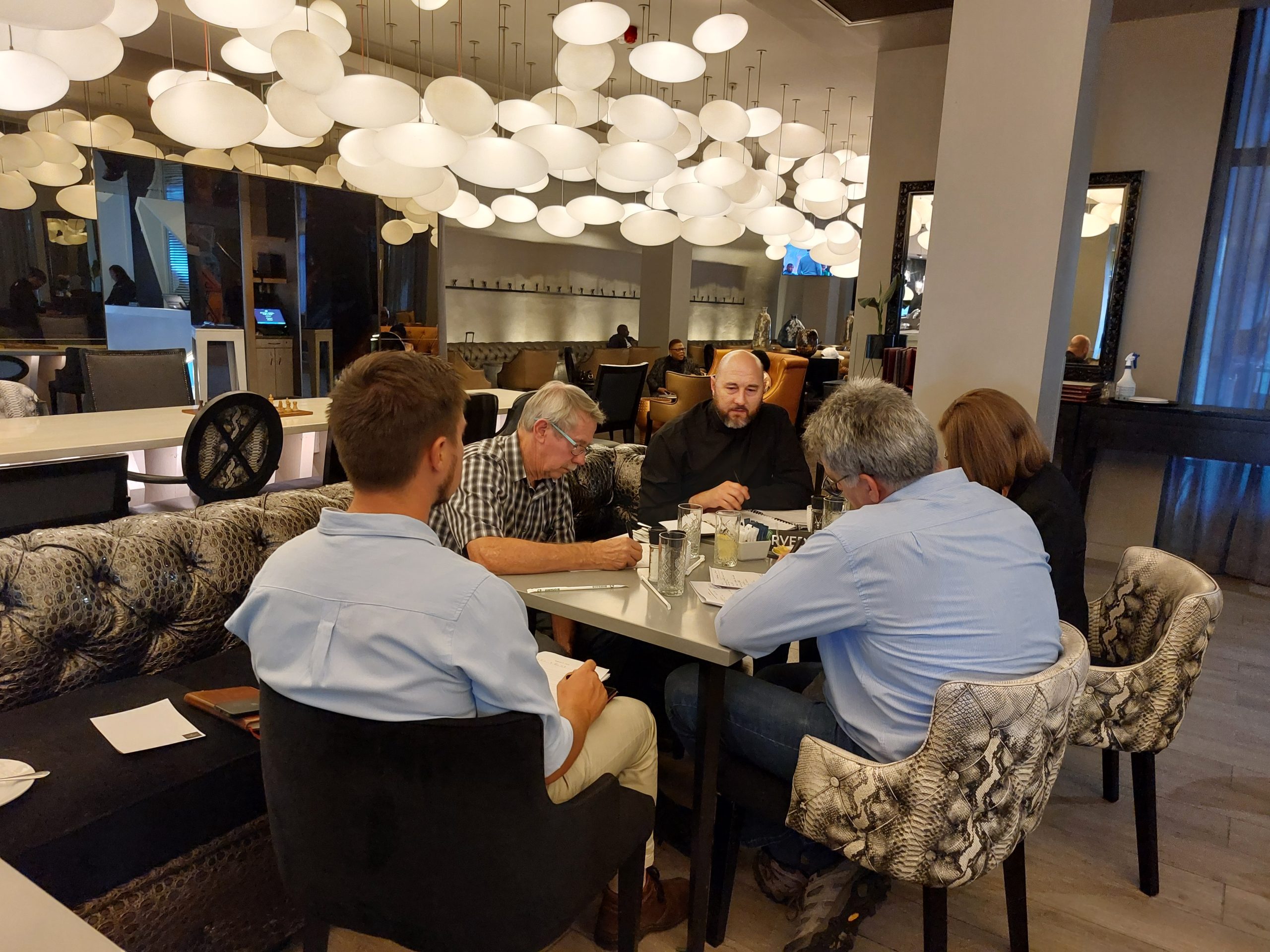 Wilco Naumann presenting at a business breakfast
